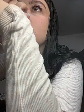 Selena Roa online show from November 14, 2025, 12:42 pm