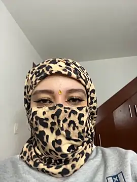 Selena Roa online show from November 27, 2025, 2:39 pm