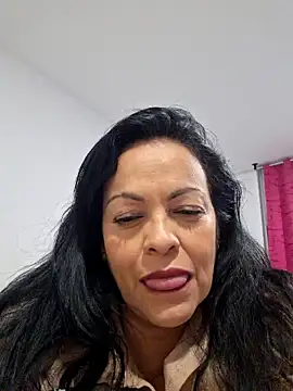 viviana-sexi online show from June 5, 2026, 11:54 pm