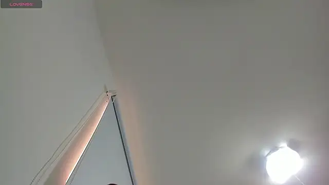 mirandaduboiss online show from November 12, 2025, 5:06 pm