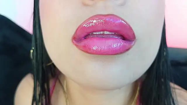 mia roux1 online show from March 30, 2026, 10:33 pm