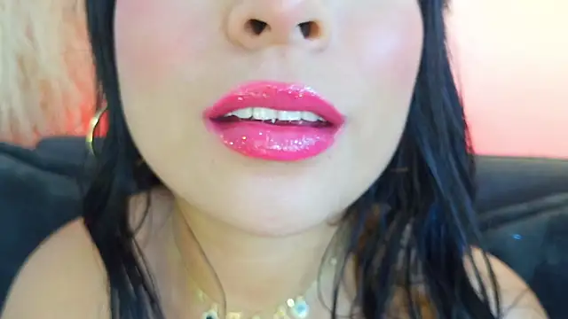 mia roux1 online show from March 22, 2026, 5:21 am