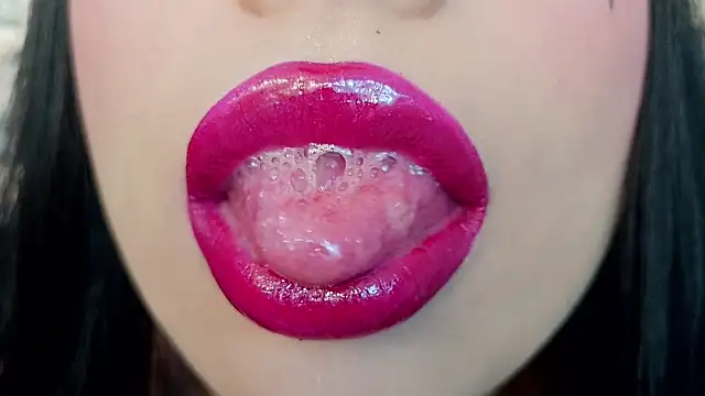 mia roux1 online show from November 23, 2025, 5:56 pm