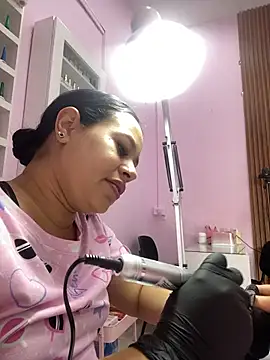 PaulaCruz01 online show from December 15, 2025, 7:52 pm