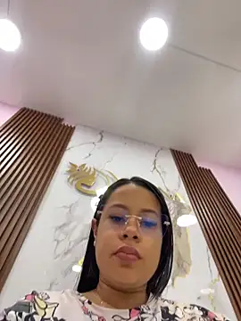 PaulaCruz01 online show from February 7, 2026, 8:06 pm