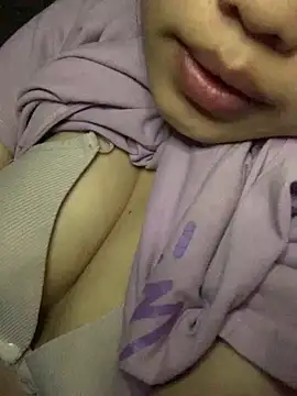 Miuu-Miuu online show from November 18, 2025, 4:54 pm