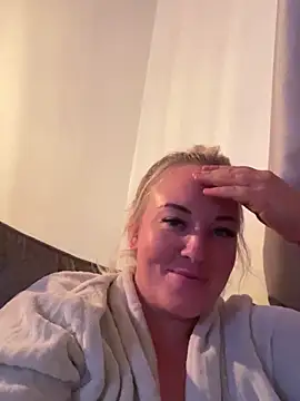 Jenna-LeeXX online show from November 6, 2025, 10:58 pm