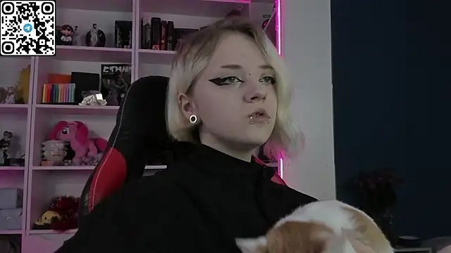 Holy Mistress S online show from February 17, 2026, 9:39 am