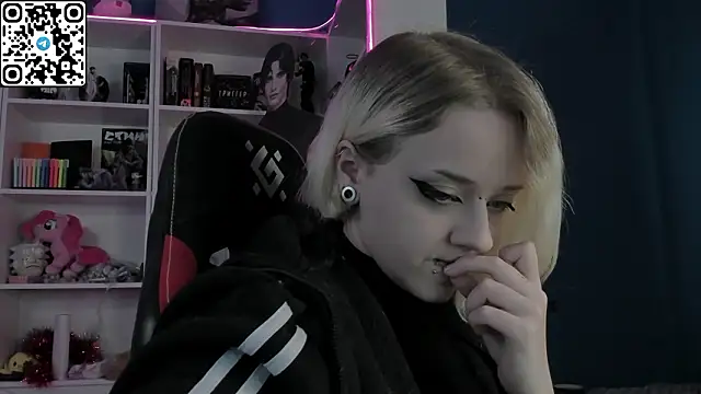 Holy Mistress S online show from February 28, 2026, 8:47 am