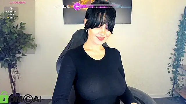 Snapshot of Sara_Devills chatting on May 17, 2026, 12:43 am Sara Devills online show from May 17, 2026, 12:43 am