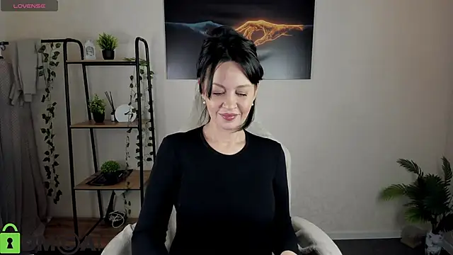 Sara Devills online show from December 15, 2025, 1:11 am