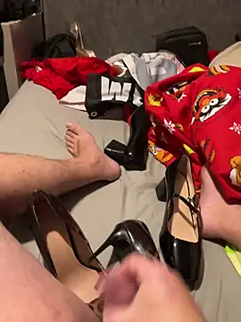 Snapshot of fortheloveofheels74 chatting on December 3, 2025, 10:31 pm fortheloveofheels74 online show from December 3, 2025, 10:31 pm