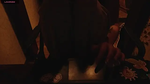 Snapshot of LiloMeow chatting on November 11, 2025, 6:47 pm LiloMeow online show from November 11, 2025, 6:47 pm