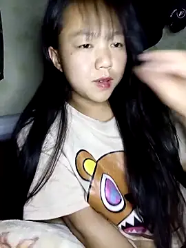 Snapshot of Quynhsumon chatting on March 11, 2026, 3:06 pm Quynhsumon online show from March 11, 2026, 3:06 pm