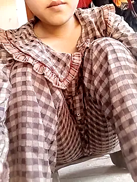 Snapshot of Quynhsumon chatting on April 6, 2026, 8:15 am Quynhsumon online show from April 6, 2026, 8:15 am