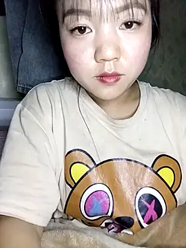 Snapshot of Quynhsumon chatting on February 23, 2026, 3:23 pm Quynhsumon online show from February 23, 2026, 3:23 pm