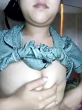 Snapshot of Quynhsumon chatting on March 29, 2026, 5:09 am Quynhsumon online show from March 29, 2026, 5:09 am