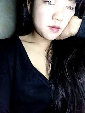 Snapshot of Quynhsumon chatting on January 16, 2026, 3:27 pm Quynhsumon online show from January 16, 2026, 3:27 pm