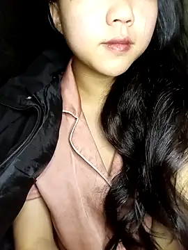 Snapshot of Quynhsumon chatting on February 8, 2026, 1:25 am Quynhsumon online show from February 8, 2026, 1:25 am