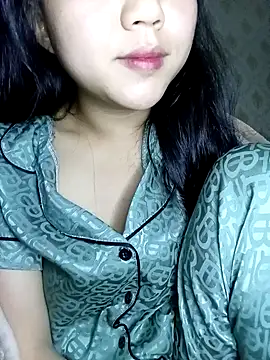 Snapshot of Quynhsumon chatting on March 14, 2026, 2:56 pm Quynhsumon online show from March 14, 2026, 2:56 pm