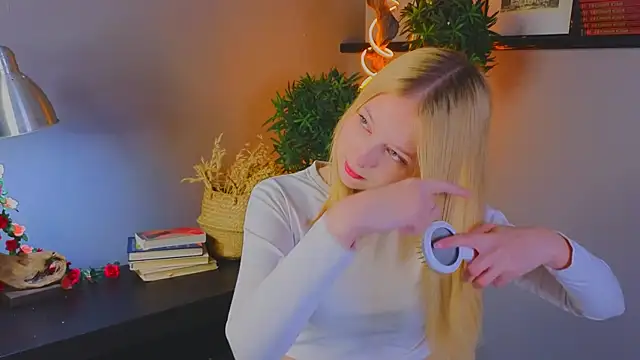 YungLyssy online show from November 10, 2025, 2:38 am