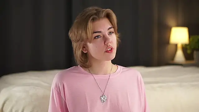 MelodyBaur online show from November 8, 2025, 12:31 pm