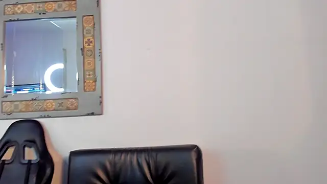 Snapshot of Mr_Strike chatting on October 23, 2025, 2:43 am Mr Strike online show from October 23, 2025, 2:43 am