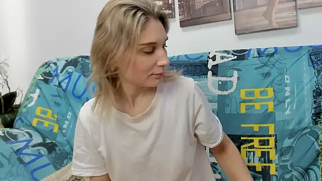 Snapshot of Tenderly_Sophie chatting on February 21, 2026, 1:18 am Tenderly Sophie online show from February 21, 2026, 1:18 am