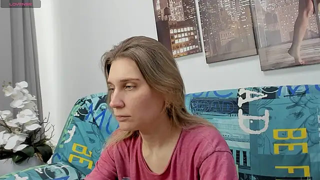 Snapshot of Tenderly_Sophie chatting on January 17, 2026, 1:31 am Tenderly Sophie online show from January 17, 2026, 1:31 am