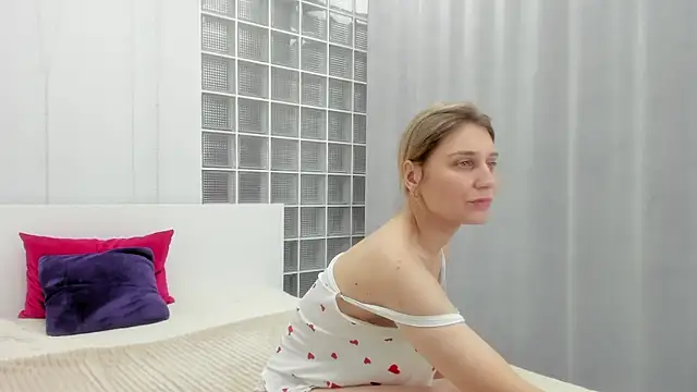 Tenderly Sophie online show from November 27, 2025, 1:39 am