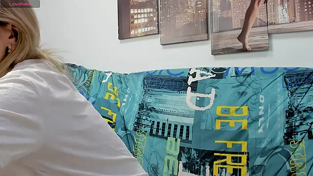 Tenderly Sophie online show from January 9, 2026, 1:23 am