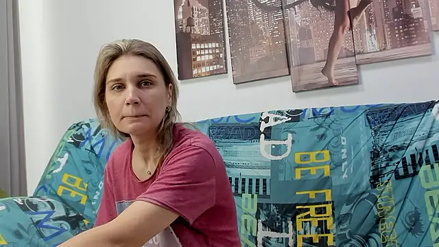 Snapshot of Tenderly_Sophie chatting on February 4, 2026, 1:22 am Tenderly Sophie online show from February 4, 2026, 1:22 am