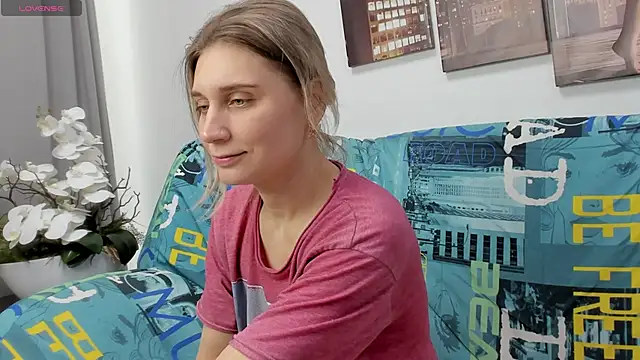 Snapshot of Tenderly_Sophie chatting on January 18, 2026, 1:20 am Tenderly Sophie online show from January 18, 2026, 1:20 am