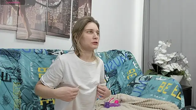 Tenderly Sophie online show from December 22, 2025, 1:17 am