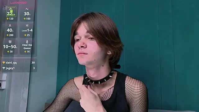 Snapshot of DavidLeatherhofff chatting on October 27, 2025, 11:27 pm DavidLeatherhofff online show from October 27, 2025, 11:27 pm