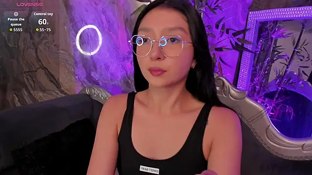 sydney miller  online show from March 28, 2026, 11:17 pm