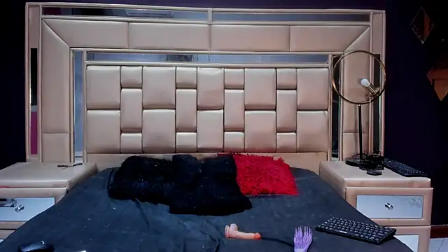 Snapshot of ChloeMendez chatting on December 14, 2025, 11:49 am ChloeMendez online show from December 14, 2025, 11:49 am