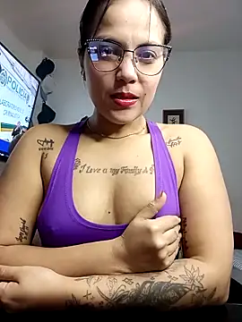 Snapshot of tattyHot95 chatting on March 12, 2026, 6:23 pm tattyHot95 online show from March 12, 2026, 6:23 pm