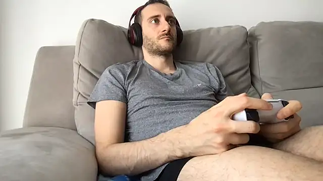 LukaShyGuy online show from May 23, 2026, 10:14 am