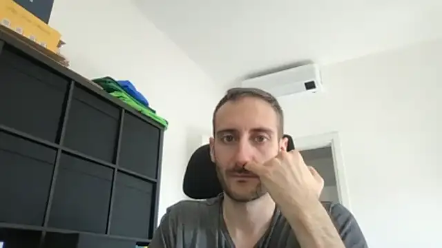 LukaShyGuy online show from May 9, 2026, 1:58 pm