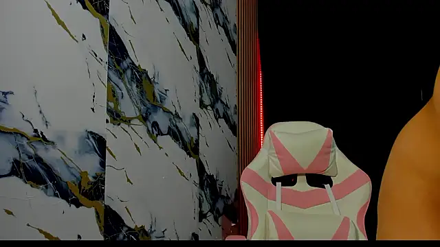 Snapshot of Scarlet_DLuce chatting on February 4, 2026, 8:53 am Scarlet DLuce online show from February 4, 2026, 8:53 am