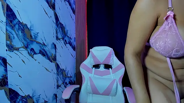 Snapshot of Scarlet_DLuce chatting on February 24, 2026, 8:59 am Scarlet DLuce online show from February 24, 2026, 8:59 am