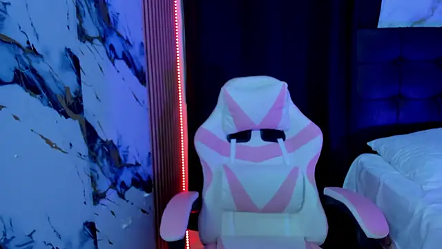 Snapshot of Scarlet_DLuce chatting on January 9, 2026, 9:05 am Scarlet DLuce online show from January 9, 2026, 9:05 am