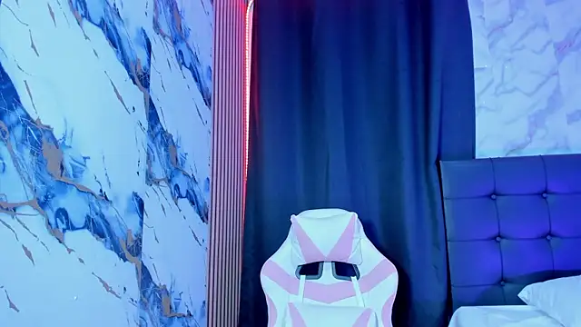 Snapshot of Scarlet_DLuce chatting on January 8, 2026, 9:04 am Scarlet DLuce online show from January 8, 2026, 9:04 am