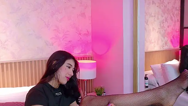 AdelineJhones online show from January 17, 2026, 3:04 pm