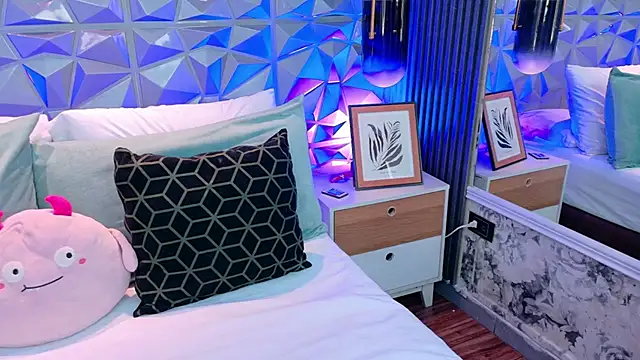 AdelineJhones online show from April 13, 2026, 2:32 pm