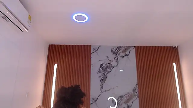 Snapshot of rosselyn_ chatting on February 20, 2026, 11:56 am rosselyn online show from February 20, 2026, 11:56 am