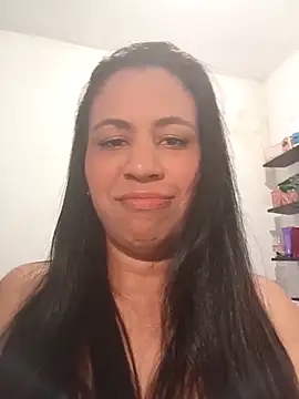 LeilaTaylor online show from November 4, 2025, 6:22 pm