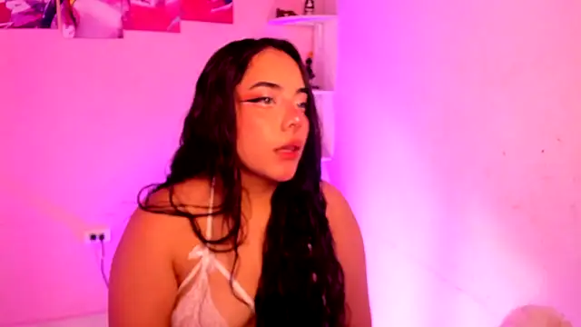 PurryBella online show from May 7, 2026, 9:40 pm