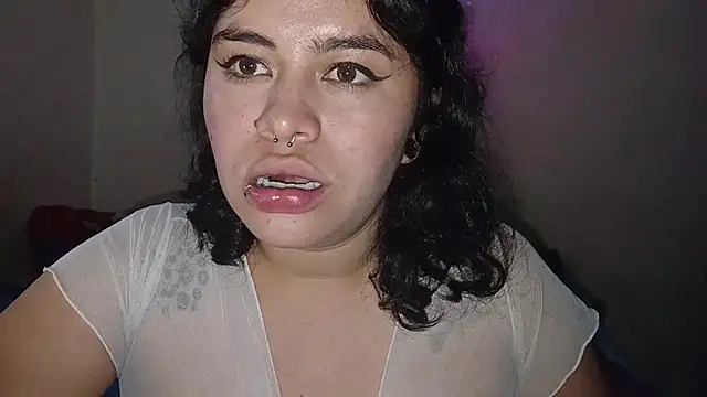 Snapshot of Magic_Alicee_ chatting on March 8, 2026, 2:04 am Magic Alicee online show from March 8, 2026, 2:04 am